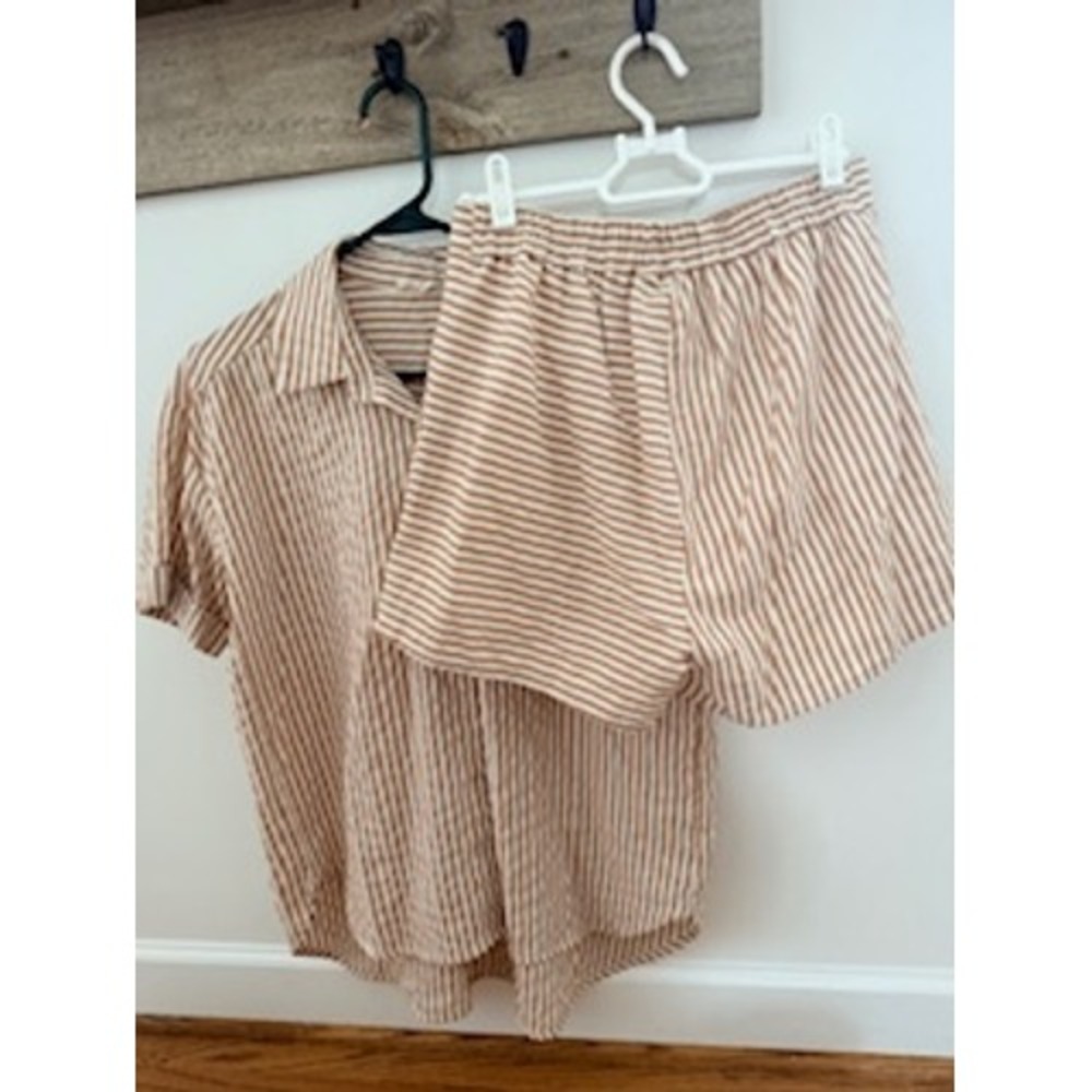 Entro Short Sleeve Shirt and Shorts Set Womens Small Brown White Striped NWT